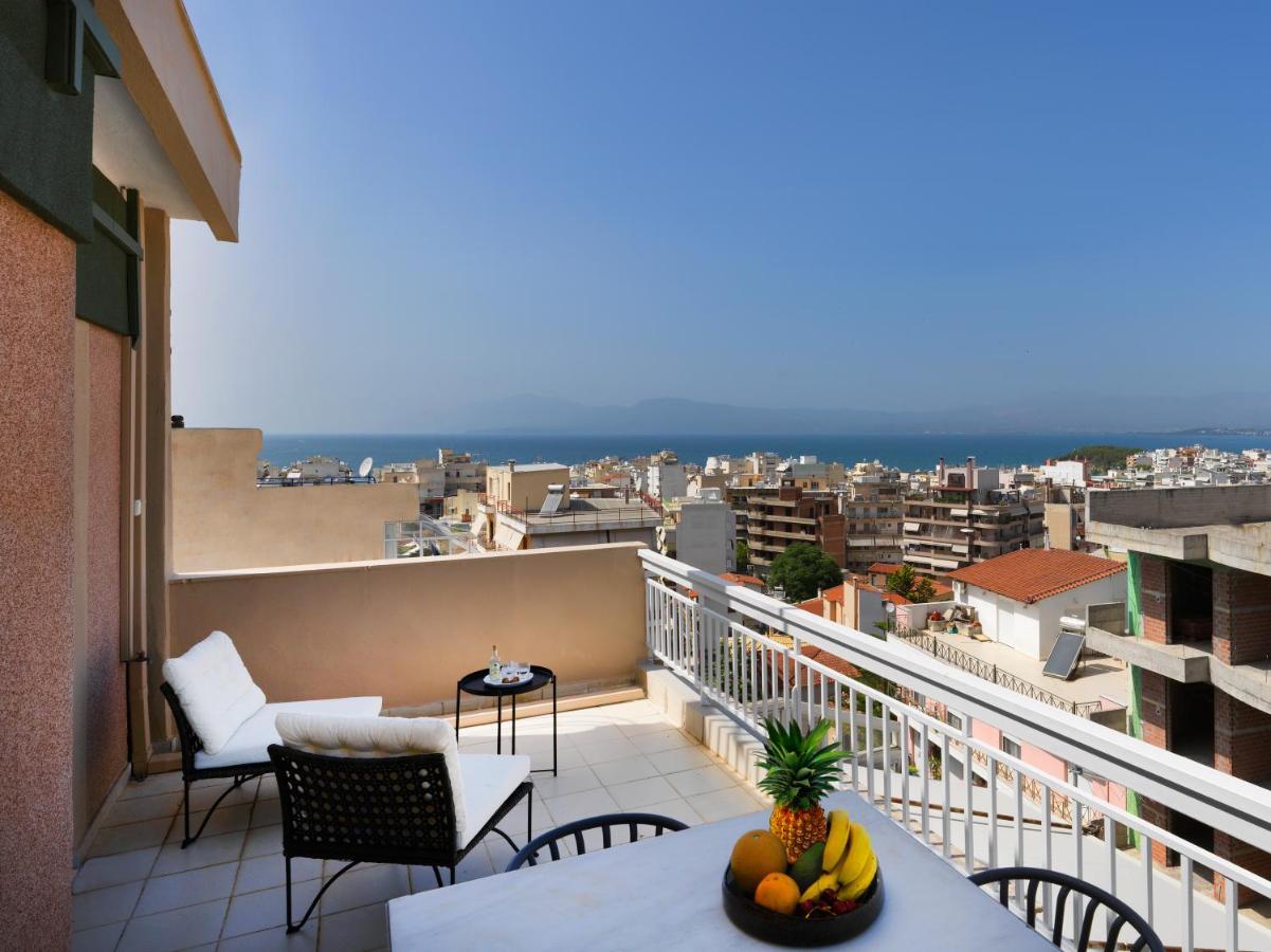 Modern Penthouse Overlooking Halkis Apartment